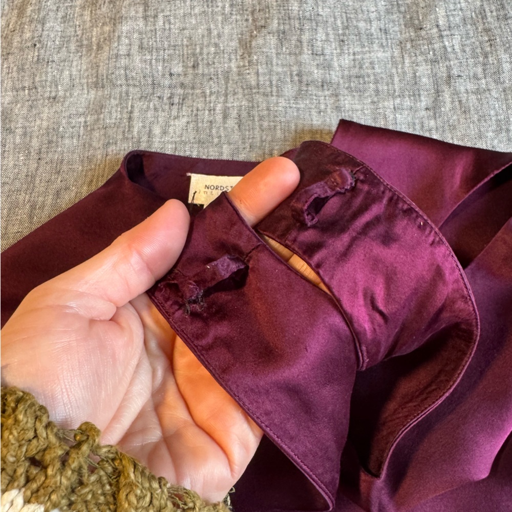 Nordstrom Intimates 100% Silk tank size large burgundy - Picture 4 of 10